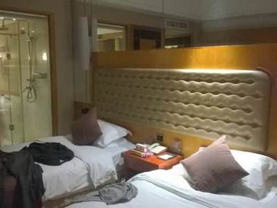 美女差评情趣房，酒店回复藏故事